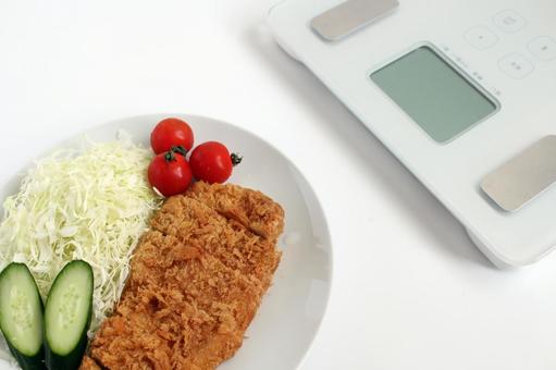 健康に気を使ったとんかつ定食 とんかつ,キャベツ,きゅうりの写真素材