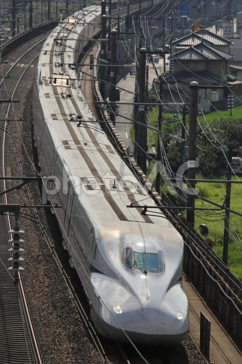 N700系新幹線 カーブ俯瞰 新幹線,n700系,山陽新幹線の写真素材