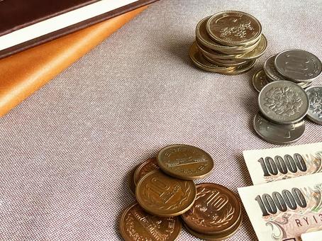 硬貨と紙幣 硬貨と紙幣 お金,硬貨,小銭の写真素材