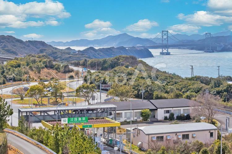 大鳴門橋の絶景を眺める淡路島南PA展望台 淡路島,大鳴門橋,淡路島南パーキングエリアの写真素材