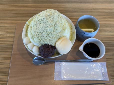 暑い日はやっぱりかき氷 暑い日はやっぱりかき氷 かき氷,美味しい,パウダースノーの写真素材