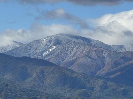 初冠雪の鉢盛山 鉢盛山,長野県,信州の写真素材