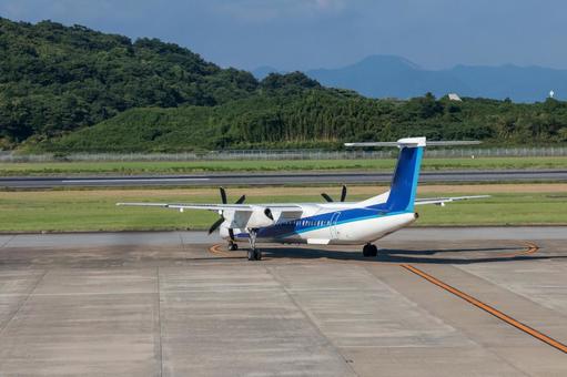 長崎国際空港の早朝・午前のフライト活動 長崎国際空港の早朝・午前のフライト活動 飛行機,航空機,旅客機の写真素材