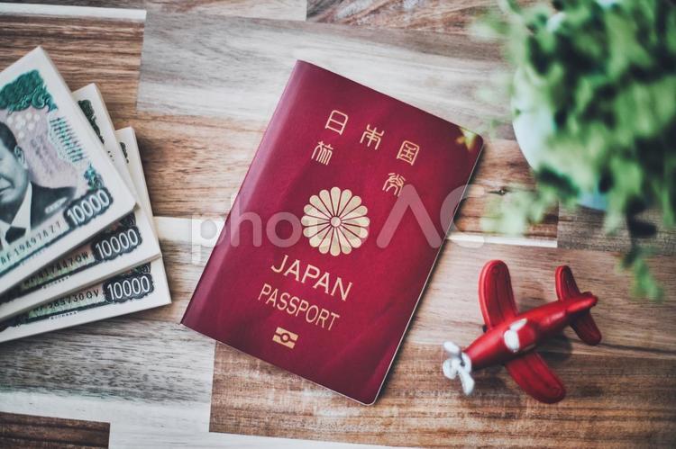 日本円と日本国のパスポート パスポート,旅券,旅行の写真素材