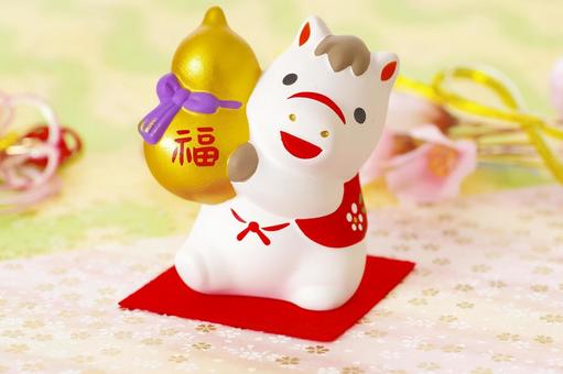 縁起物の可愛らしい午年の置き物 午年,馬,干支の写真素材