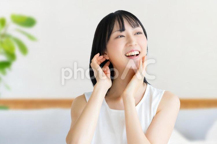 若い女性の美容イメージ 女性,美容,笑顔の写真素材