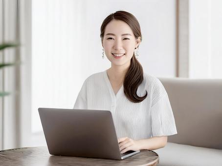 在宅ワークの女性_000003 在宅ワークの女性_000003の写真
