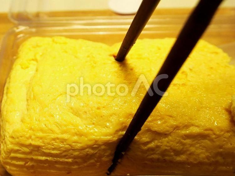 出し巻玉子（食べるシーン） 出し巻玉子,卵焼き,卵料理の写真素材