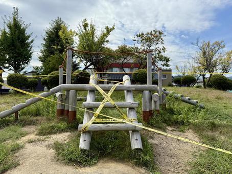 閉鎖されたアスレチック 閉鎖されたアスレチックの写真