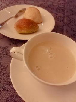 Corn soup and bread, JPG Corn soup and bread, JPG