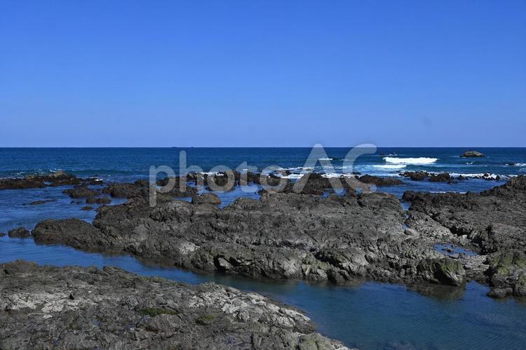 新宮市　三輪崎海岸　沿岸　鈴島　孔島 新宮市,三輪崎海岸,沿岸の写真素材