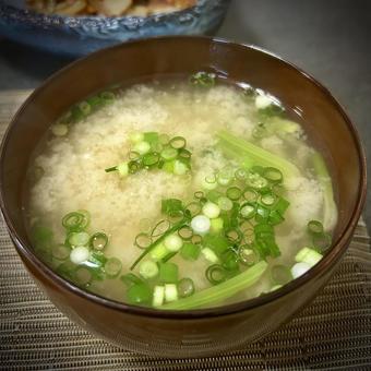豆腐とほうれん草の味噌汁 旦那飯,男の料理,手料理の写真素材