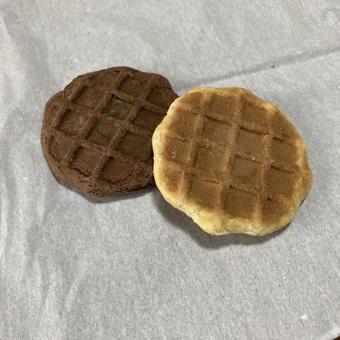 クッキー2種、ワッフル クッキー2種、ワッフルの写真