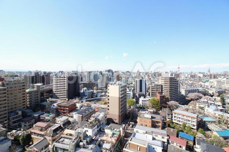 東京の街並みと空 マンション,建設,建築の写真素材