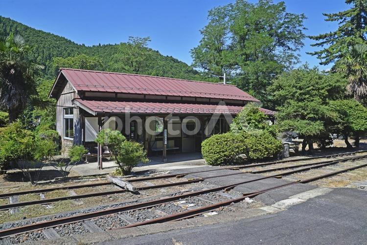 田舎の駅　因美線美作河井駅 駅,駅舎,ホームの写真素材