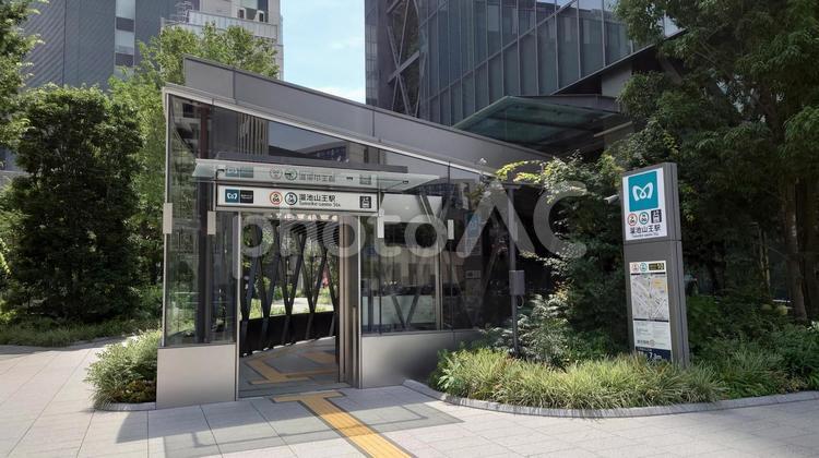 東京メトロ銀座線/南北線溜池山王駅出入口 地下鉄,東京メトロ,溜池山王の写真素材
