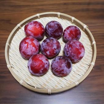 すもも2 すもも2 すもも,赤紫色,果物の写真素材