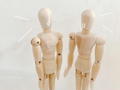 会話をするデッサン人形 会話をするデッサン人形の写真
