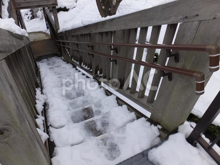 冬　木の階段① 冬,雪,積雪の写真素材