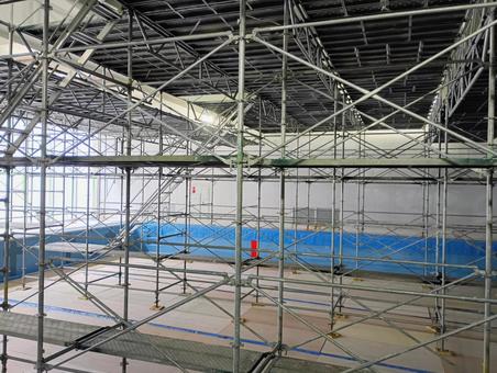 組み立て途中の足場③ 組み立て途中の足場③ 足場,工事,組み立てるの写真素材
