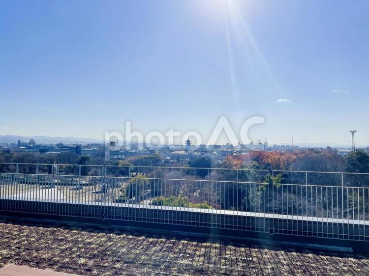 青空と京都の街並み、屋上テラス 屋上テラス,テラス,絶景の写真素材