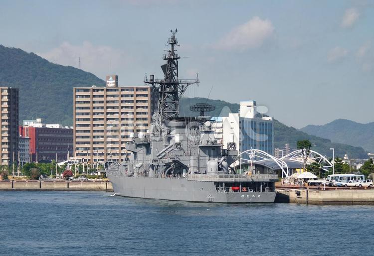 停泊中の海上自衛隊護衛艦はたかぜ 自衛隊,海上自衛隊,ミリタリーの写真素材