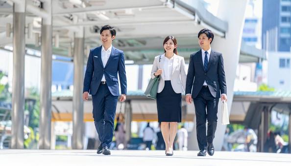 若いビジネスマンチーム 若いビジネスマンチームの写真