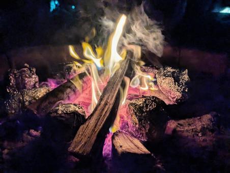 夜の焚き火9 焚き火,キャンプ,火の写真素材