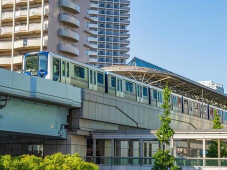 臨海都市風景・ゆりかもめお台場海浜公園駅 都市風景,ゆりかもめ,お台場海浜公園駅の写真素材