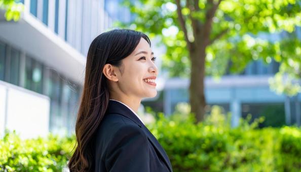 働く女性 働く女性の写真
