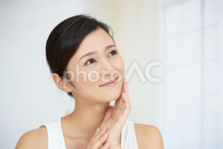 健康的な女性　スキンケアイメージ スキンケア,美容,エステサロンの写真素材