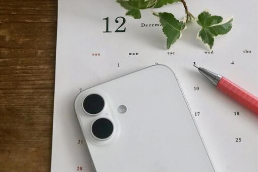 スマホとカレンダー　１２月イメージ 12月,スマホ,カレンダーの写真素材