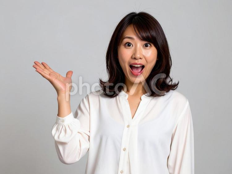 驚く - No: 33397428｜写真素材なら「写真AC」無料（フリー）ダウンロードOK