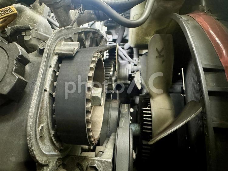 車のタイミングベルト交換イメージ タイミングベルト,１０万キロ,プーリーの写真素材