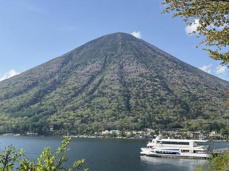 中禅寺湖 男体山 中禅寺湖 男体山 中禅寺湖,男体山,日光の写真素材