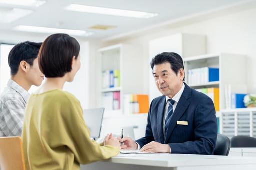 営業するコンサルタント 営業するコンサルタントの写真