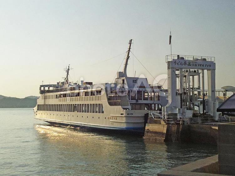 フェリー　宇野港　瀬戸内海 乗りもの,旅行,旅の写真素材