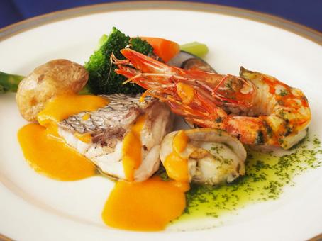 French seafood dishes, piatti di pesce, asparagi, pesce di corpo bianco, JPG