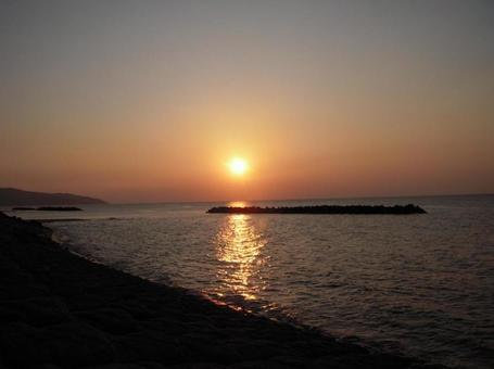 日本海の夕日 日本海の夕日 サンセット,日本海,海の写真素材