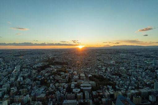 夕日と横浜の街並み 横浜,ビジネス街,みなとみらいの写真素材