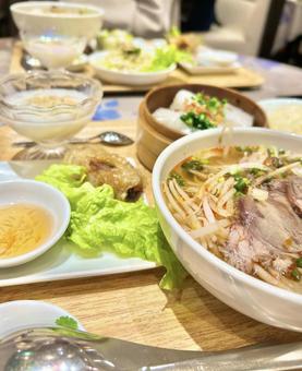 ブンボーフエ（ベトナム料理） ベトナム料理,ブンボーフエ,生春巻きの写真素材