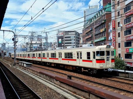 Sanyo Electric Railway turns around at Kobe-Sannomiya Station, JPG