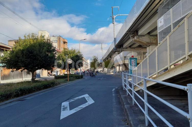 町並み　景色 たそがれ,反射,グラデーションの写真素材