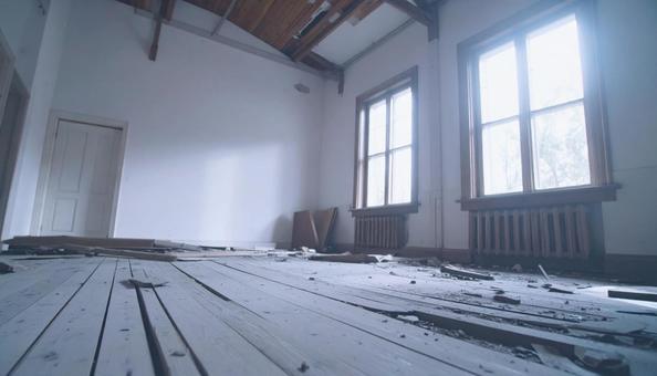 ボロボロのフローリングの写真