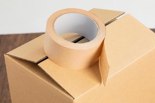 ダンボールとガムテープ ダンボールとガムテープ 段ボール,ガムテープ,引越しの写真素材
