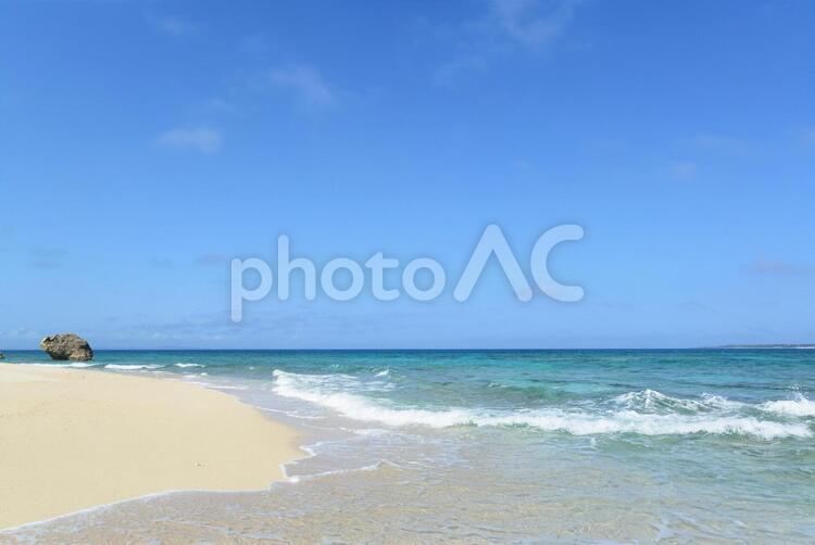 沖縄の美しい海と空 沖縄,海,ビーチの写真素材
