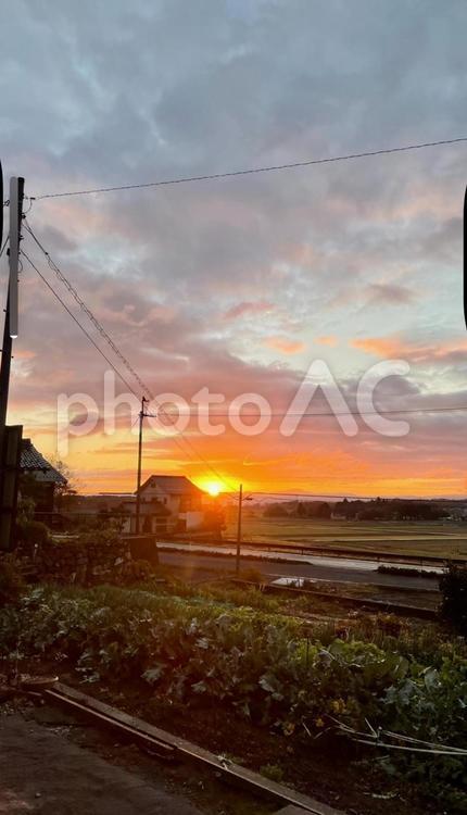 夕暮れ 夕焼け,空,太陽の写真素材