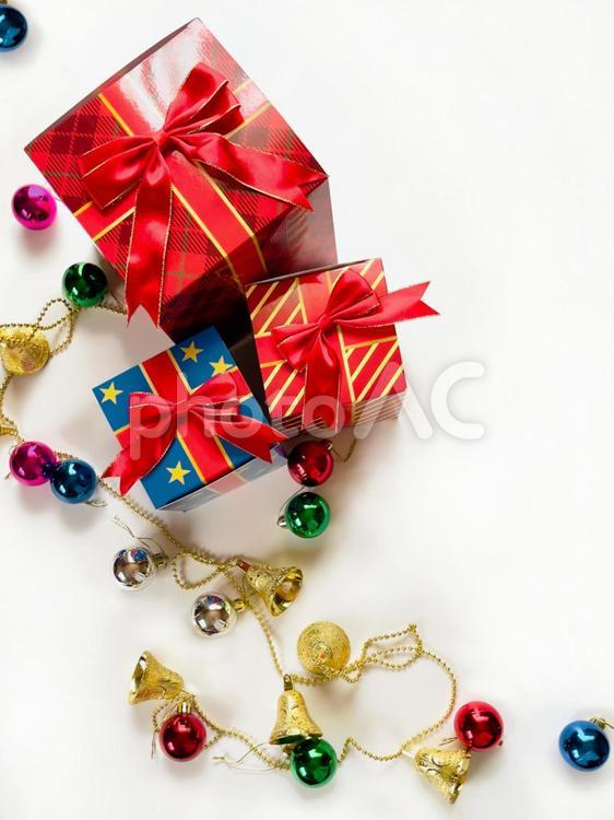 クリスマスギフトとクリスマスオーナメント クリスマス,プレゼント,ギフトの写真素材