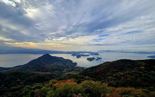 亀老山展望台からの風景 亀老山展望台,山,空の写真素材