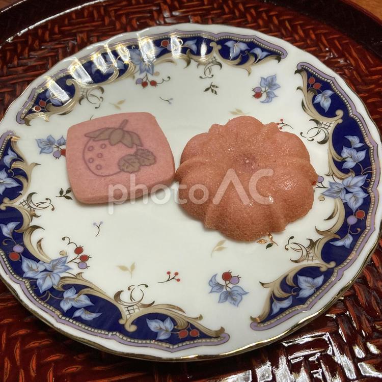 苺のクッキーとマドレーヌ おやつ,おかし,お菓子の写真素材